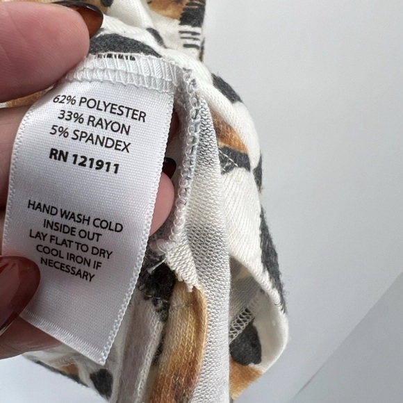 LNA Wild Cat V Neck Leopard Sweater - Picture 5 of 6